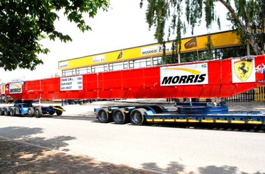 Grúa puente ABUS/Morris de camino a la nave de producción de Efficient Engineering en Johannesburgo, Sudáfrica